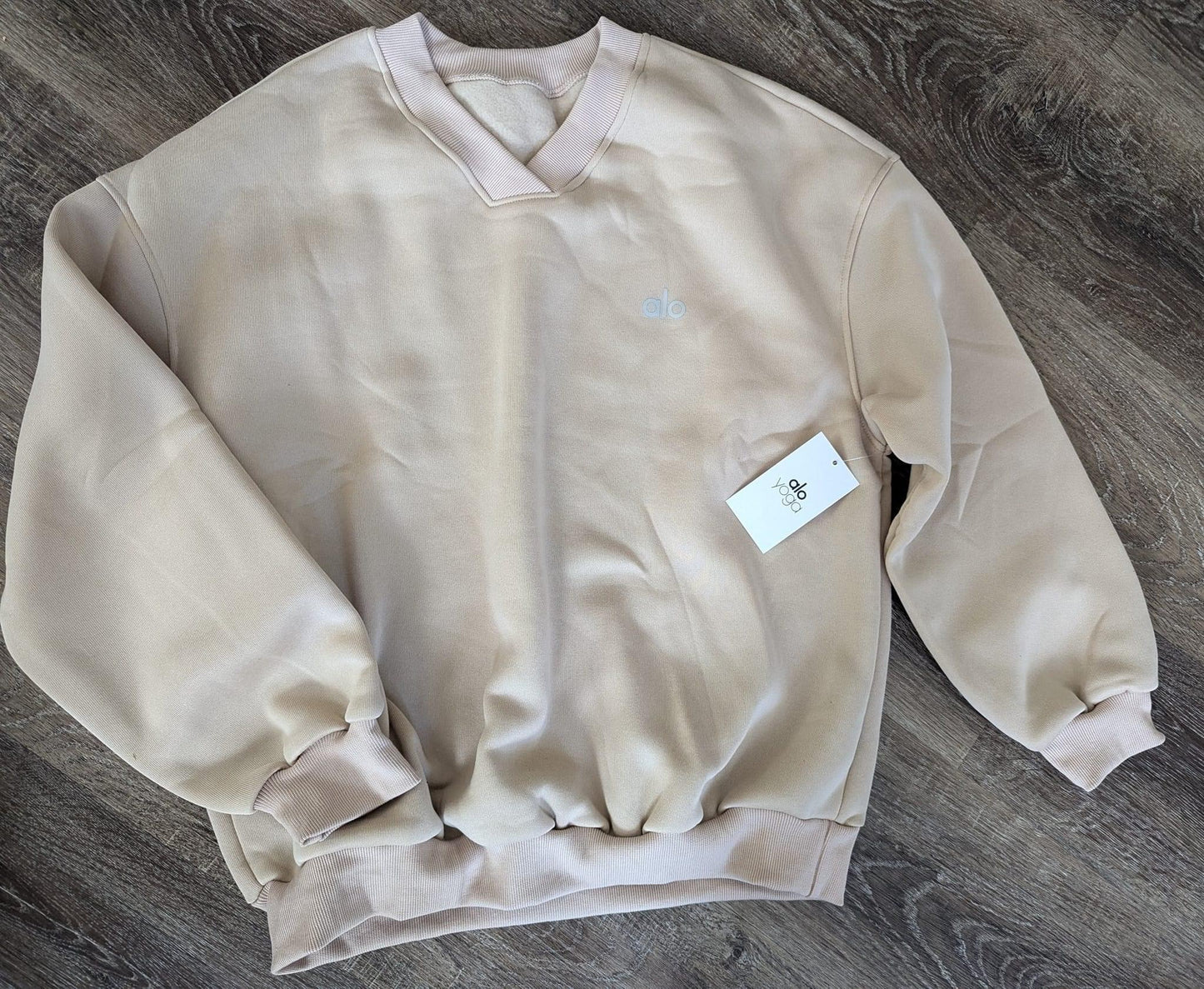 Alo v neck