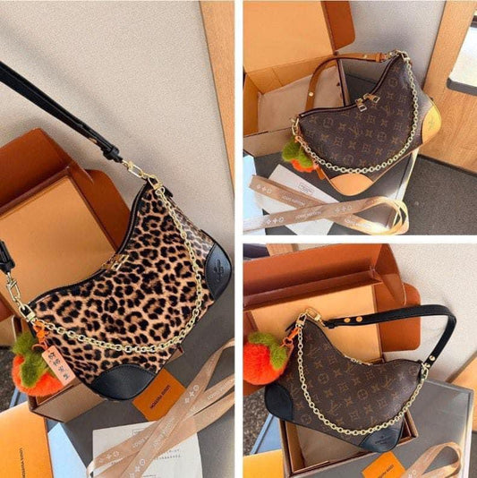 L crossbody with chain