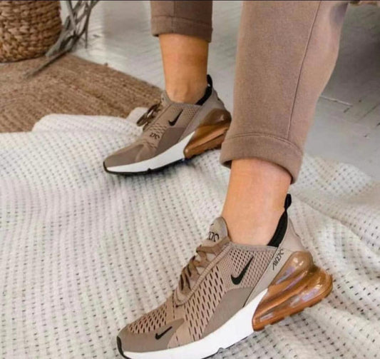 Brown/white 270