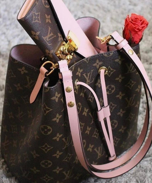 L Mono/pink clasp wallet