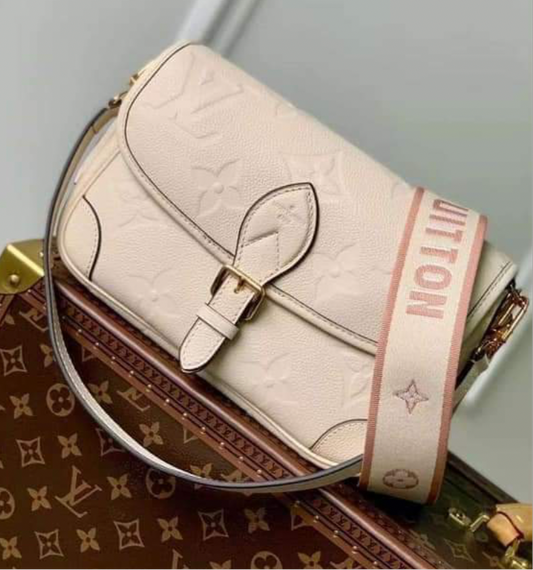 L cream diane crossbody HQ