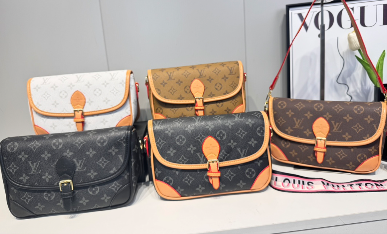 L Diane crossbody