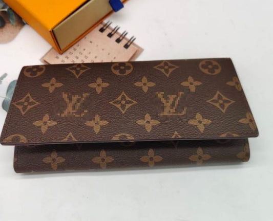 L wallet