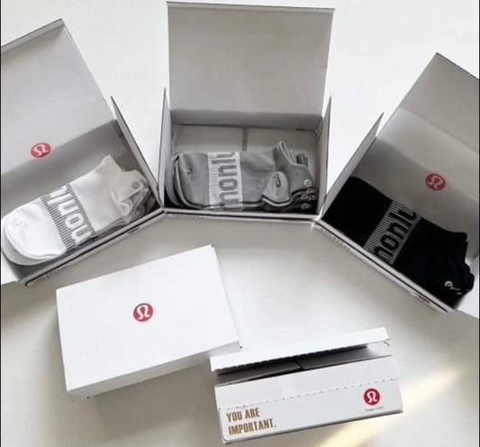 Lu socks with NO box