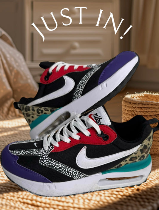 Nke shoes (leopard back)