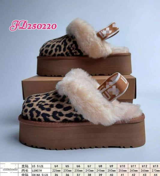 U leopard platform slippers
